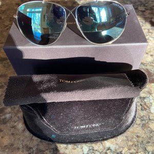 Tom Ford Tom Ford Eva Pilot Sunglasses FT0374/S